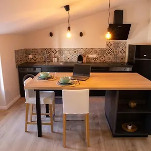 t2-tout-confort-centre-ville-logement-entier.hotels-rhonealpes.com/