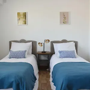 studio-a-100-metres-des-thermes.fr-provencehotel.com/